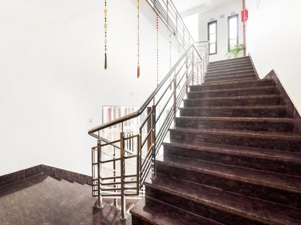 Oyo Lck1233 Rivaaj Palace ลัคเนา ภายนอก รูปภาพ