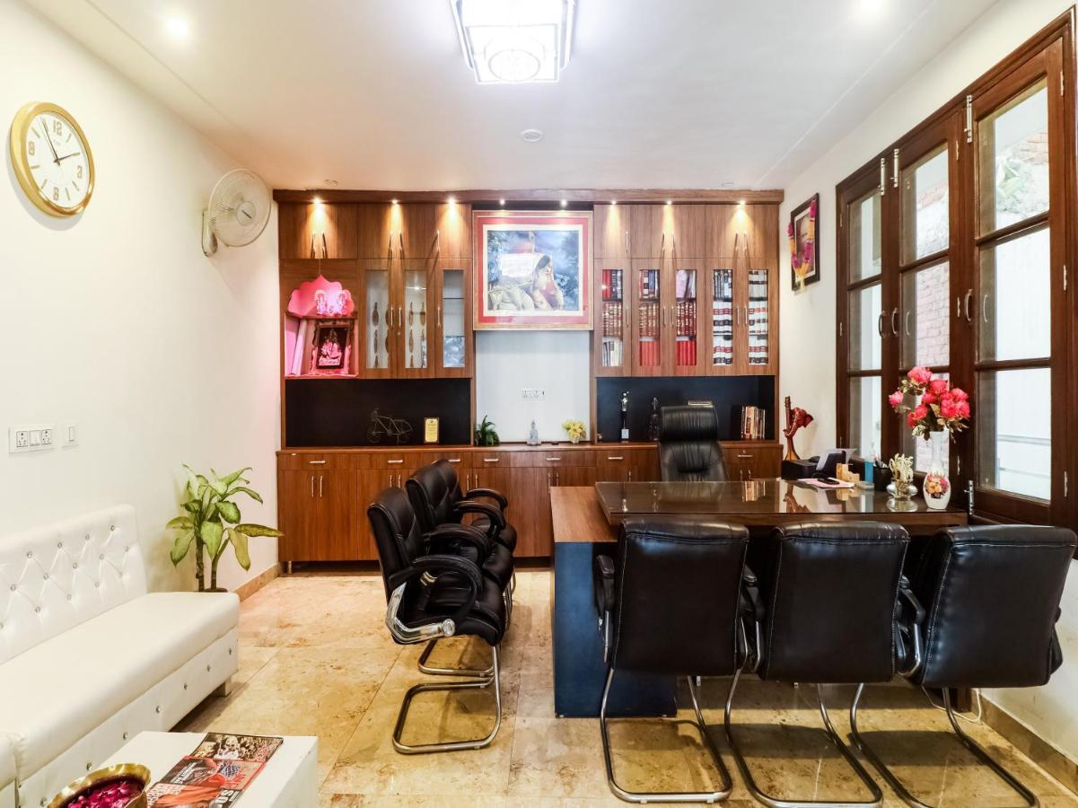 Oyo Lck1233 Rivaaj Palace ลัคเนา ภายนอก รูปภาพ